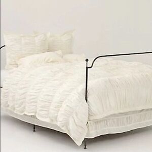 ANTHROPOLOGIE CIRRUS Queen Bedding Set